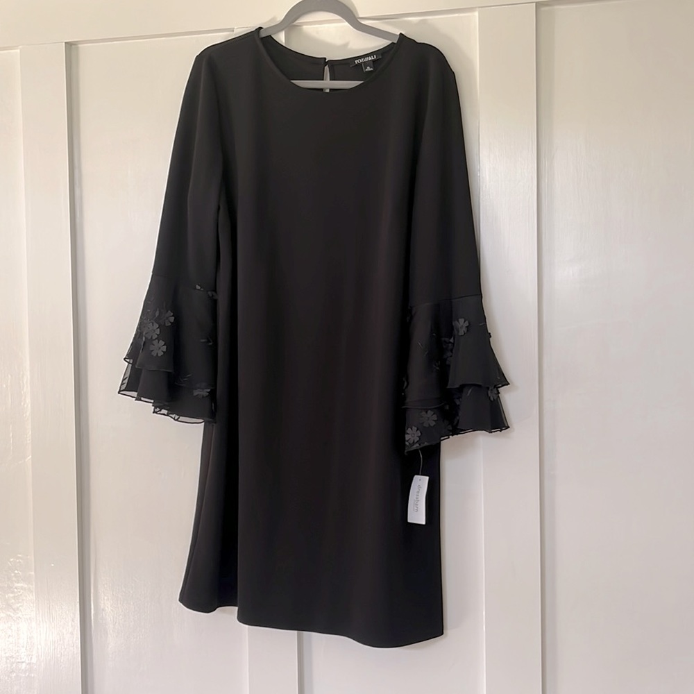 Roz & Ali size XL little black dress. Long sleeves, with flowy layers & flowers